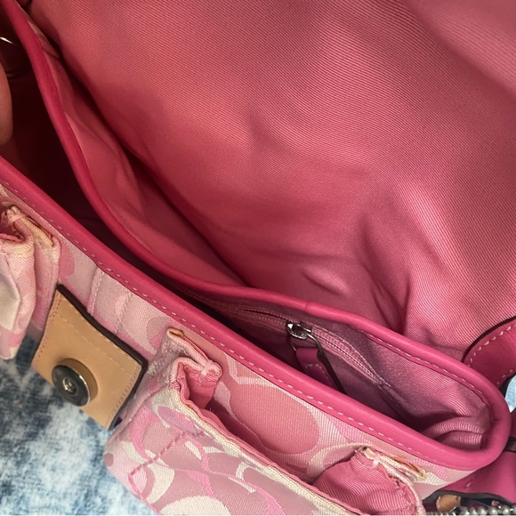 Coach RARE Vintage Y2K Pink Signature Soho Shoulder Bag w Tan Leather Trim - Picture 6 of 13